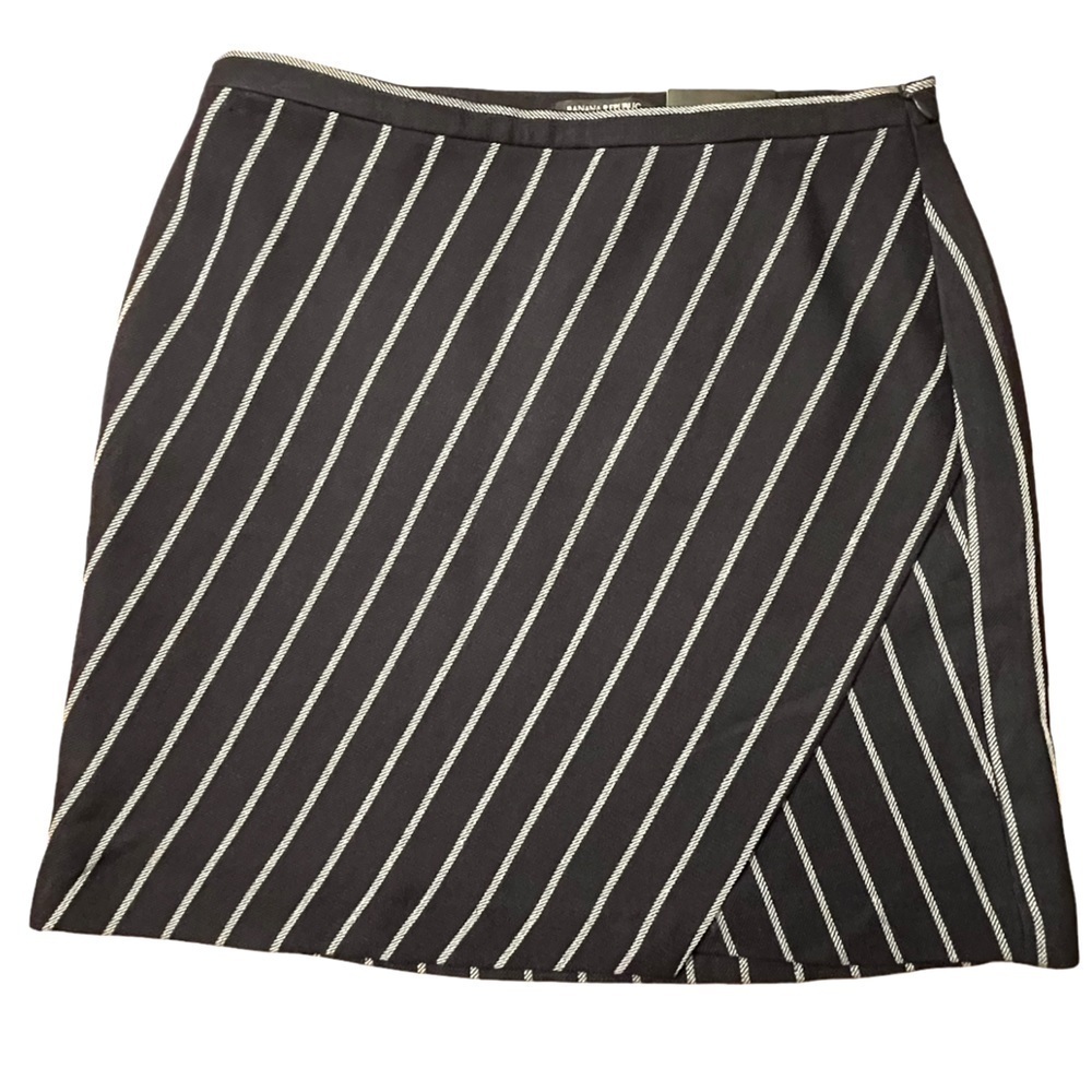 Banana Republic Navy Blue Striped Wrap Miniskirt skirt Size 8 - NWT